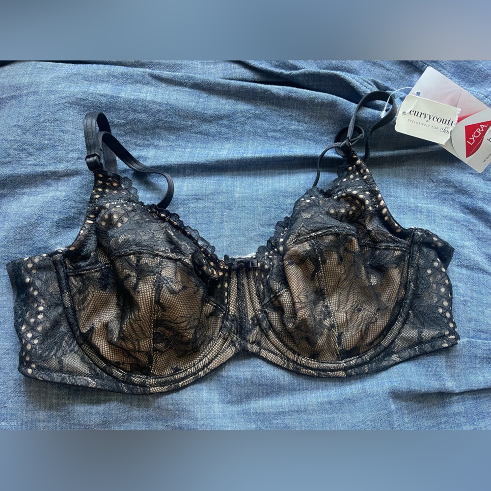 NWT Soma Curvy Couture 36D lace, full coverage bra. Black,nude, light lining.